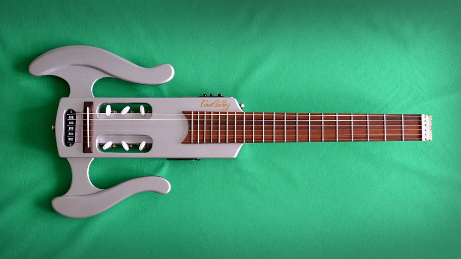 KovalevSky - полноразмерный инструмент в компактном варианте Kovalevsky traveler guitar(classic)